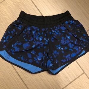 Lululemon Dandy Digie Tracker Shorts, Size 8